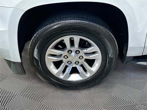 Used 2018 Chevrolet Suburban LT image 32