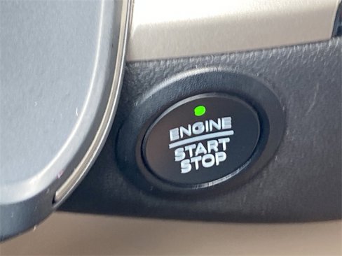 Used 2022 Ford Escape SE w/ SE Sport Appearance Package image 17