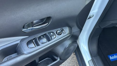 Used 2021 Nissan Kicks SR w/ SR Premium Package image 14