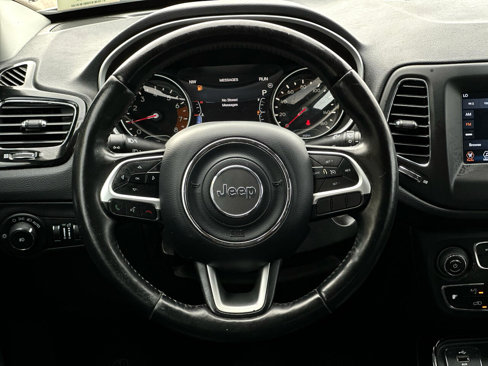 Used 2019 Jeep Compass Latitude image 17
