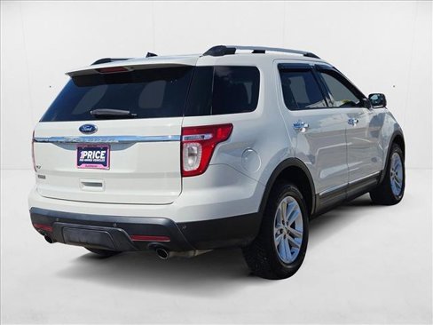 Used 2012 Ford Explorer XLT w/ Class III Trailer Tow Pkg image 5