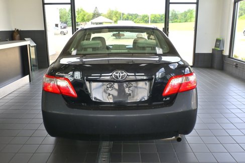 Used 2009 Toyota Camry image 2