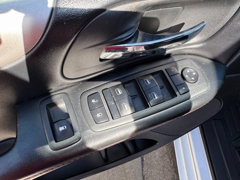 Used 2019 Dodge Grand Caravan GT image 11