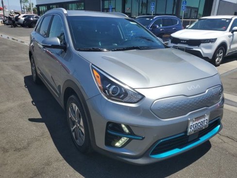 Used 2022 Kia Niro EX image 3