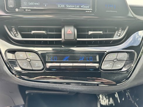 Used 2018 Toyota C-HR XLE image 24
