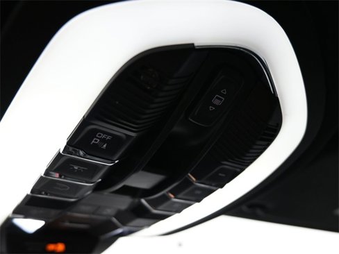 Certified 2022 Porsche Macan image 20