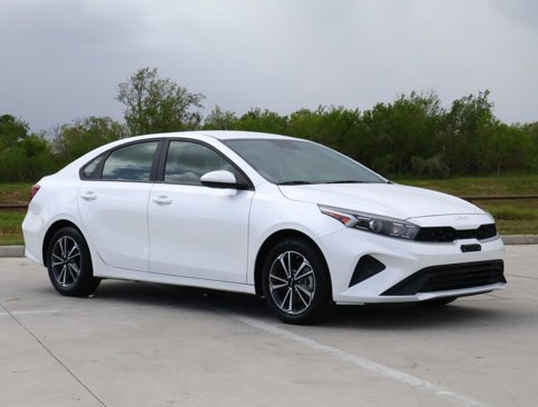 Used 2024 Kia Forte LXS image 6