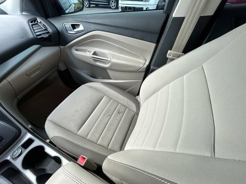 Used 2015 Ford Escape SE image 13