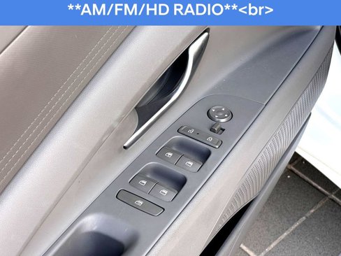 Used 2025 Hyundai Elantra SE w/ Cargo Package image 12