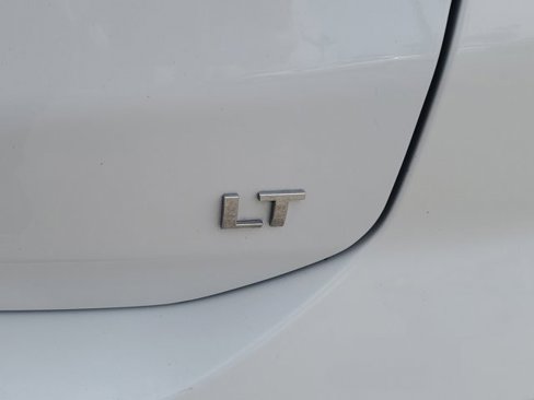 Used 2022 Chevrolet Equinox LT w/ LPO, Cargo Package image 8