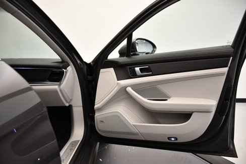 Certified 2018 Porsche Panamera 4S image 46