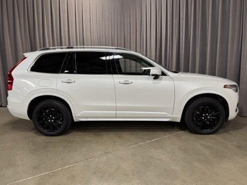 Used 2016 Volvo XC90 T6 Momentum w/ Momentum Plus Package image 4