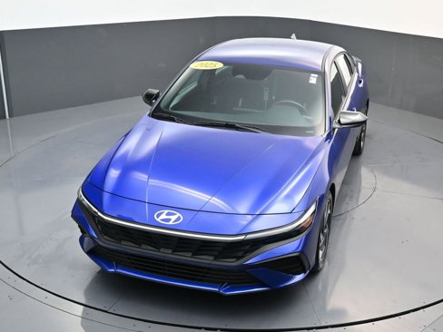 Certified 2025 Hyundai Elantra Sport image 20