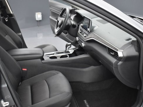 Used 2024 Nissan Altima 2.5 SV image 7