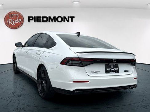 Used 2023 Honda Accord Sport image 4