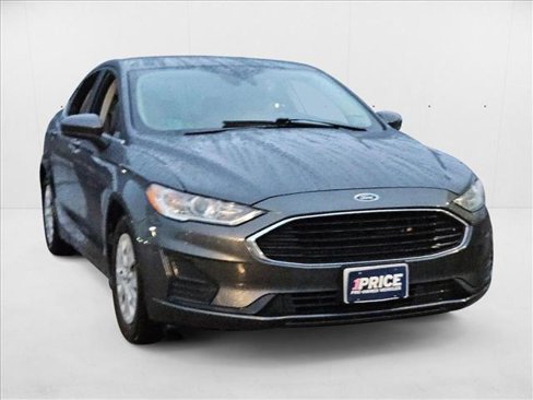 Used 2020 Ford Fusion S image 3