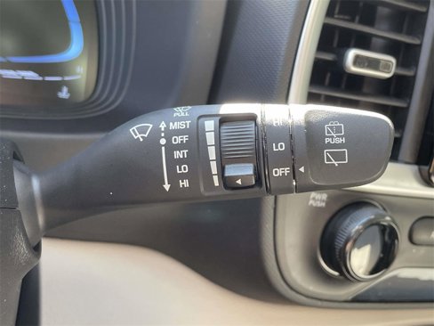 Certified 2023 Hyundai Venue SEL image 24