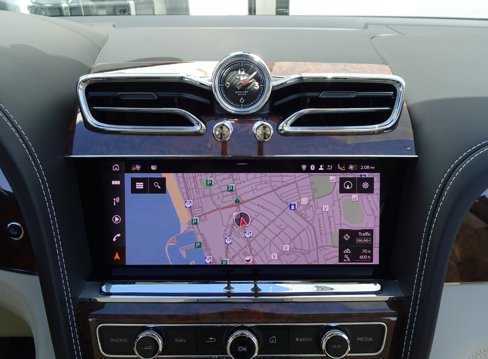Used 2021 Bentley Bentayga image 18