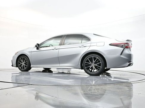 Used 2021 Toyota Camry SE image 36