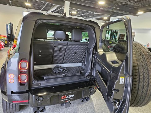 Used 2024 Land Rover Defender 90 V8 image 12