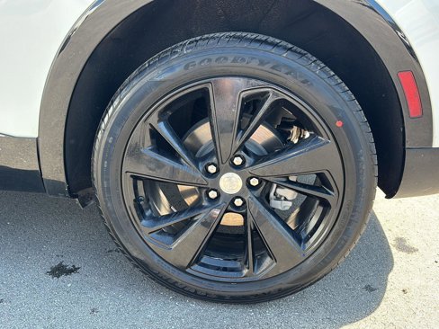 Used 2021 Buick Envision Essence w/ Sport Touring Package image 10