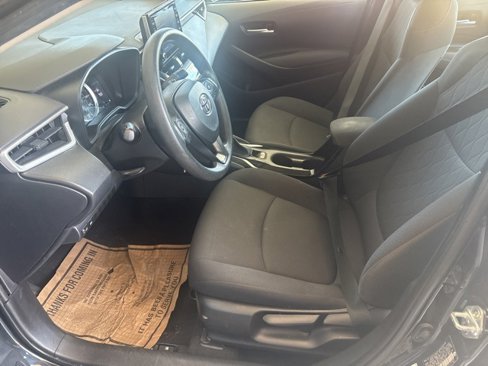 Used 2021 Toyota Corolla LE image 12