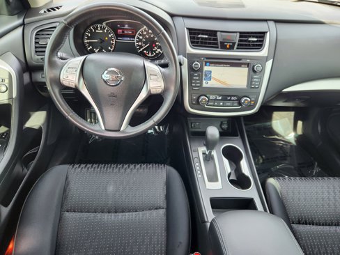 Used 2016 Nissan Altima 2.5 SV w/ Convenience Package image 10