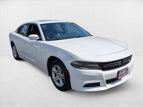 Used 2020 Dodge Charger SXT w/ Leather Interior Group image 3