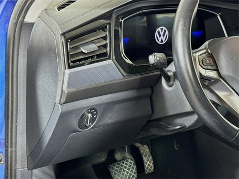 Used 2024 Volkswagen Jetta SE image 8