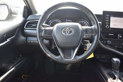Used 2022 Toyota Camry SE image 17