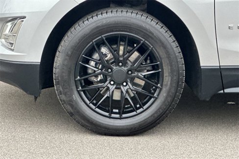Used 2018 Chevrolet Equinox LT image 33