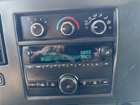 Used 2017 Chevrolet Express 2500 image 27