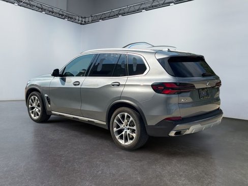Used 2024 BMW X5 xDrive40i w/ Premium Package image 5