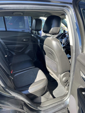 Used 2018 Chevrolet Trax LT w/ LT Convenience Package image 8