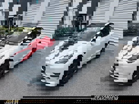 Used 2023 Tesla Model 3 Standard Range image 9