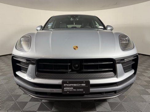 Certified 2024 Porsche Macan image 10