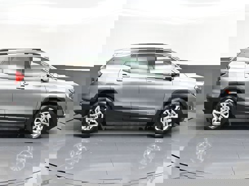 Certified 2019 GMC Terrain SLE w/ Driver Convenience Package image 8