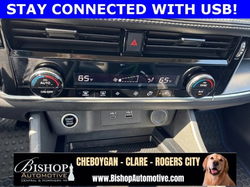 Used 2022 Nissan Rogue SV image 12