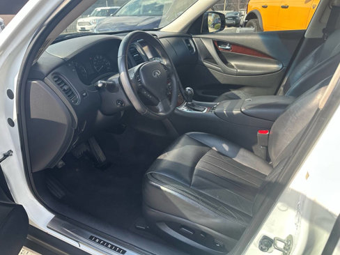Used 2016 INFINITI QX50 AWD w/ Deluxe Touring Package image 10
