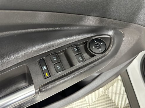 Used 2018 Ford Escape SE w/ SE Sport Appearance Package image 10