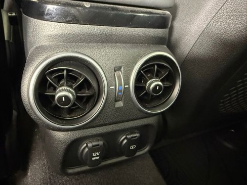 Used 2018 Kia Stinger Premium image 30