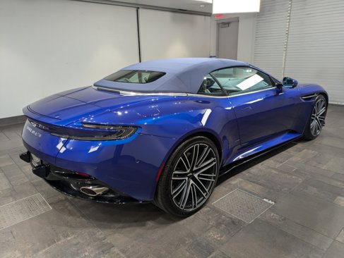 Used 2024 Aston Martin DB12 Convertible image 25