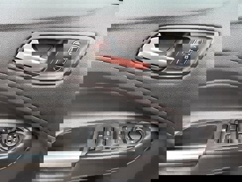 Used 2018 Ford Escape SEL image 9
