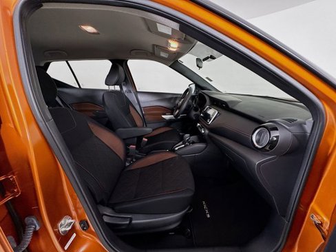 Used 2018 Nissan Kicks SR image 30