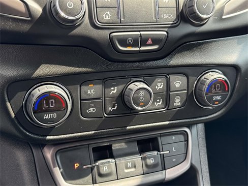 Used 2022 GMC Terrain AT4 w/ Tech Package image 29