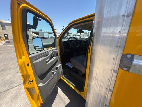Used 2022 GMC Savana 3500 Extended w/ Power Convenience Package image 12