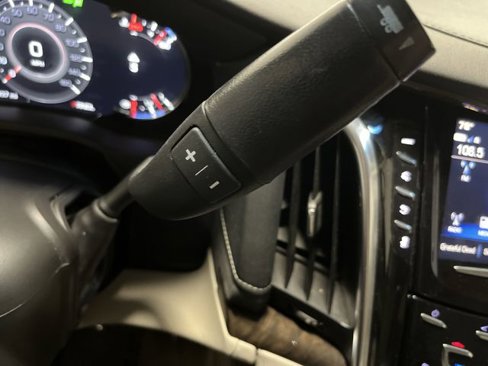 Used 2018 Cadillac Escalade ESV Premium Luxury image 25