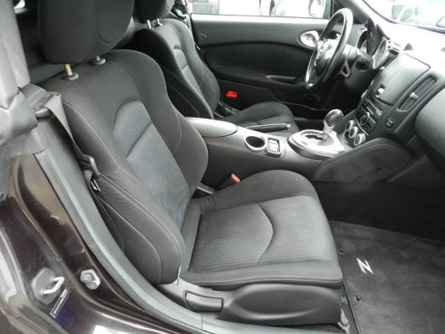 Used 2011 Nissan 370Z Roadster image 10