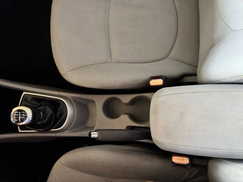 Used 2013 Hyundai Accent SE image 14