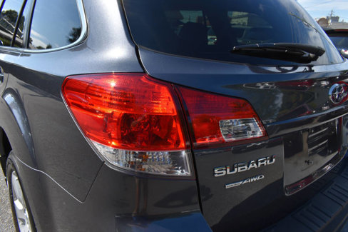 Used 2011 Subaru Outback 2.5i Limited image 37